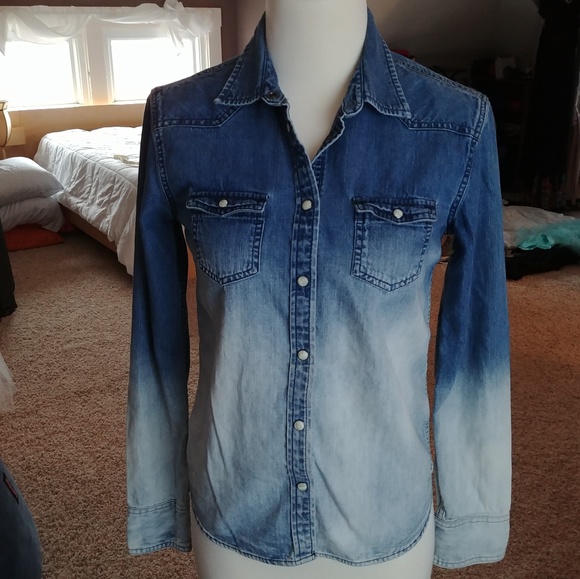 SOLD! American Eagle Ombre Denim Shirt - Picture 3 of 6
